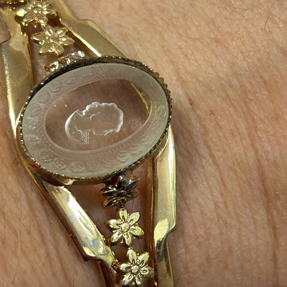 4/$100 Cameo bangle bracelet 🥳 - Picture 1 of 7